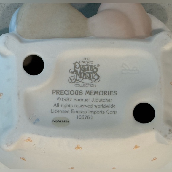 Precious moments memories of our wedding figurine - Picture 8 of 8